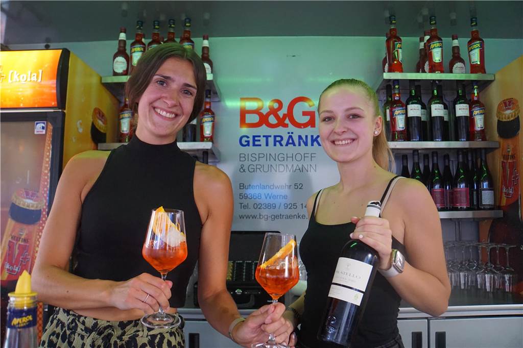 CDU-Weinfest mit über 1500 Besuchern: „Heute muss es ein Weißwein sein“ Auch Aperol Spritz war beim Weinfest beliebt.