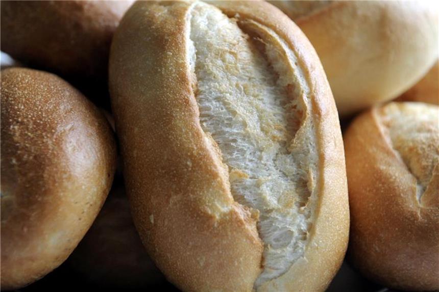 Auch aus alten Brötchen kann man noch etwas machen. Foto: Federico Gambarini