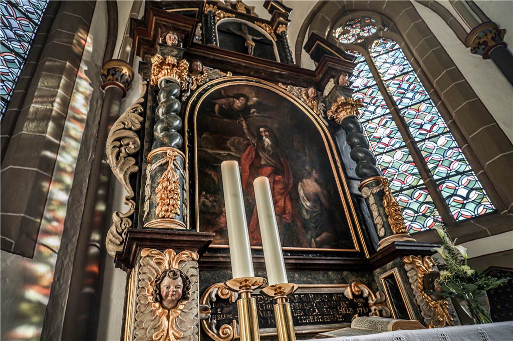 Segen an der Haustür, Videos und Fensterschmuck als Gottesdienstersatz Auch aus der Evangelischen Kirche in Brackel kommt ein Gottesdienstvideo