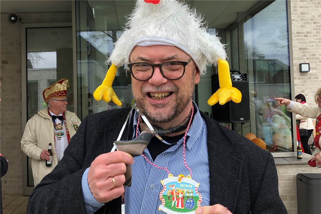 Auch Badleiter Jürgen Thöne hat einen Orden bekommen.
