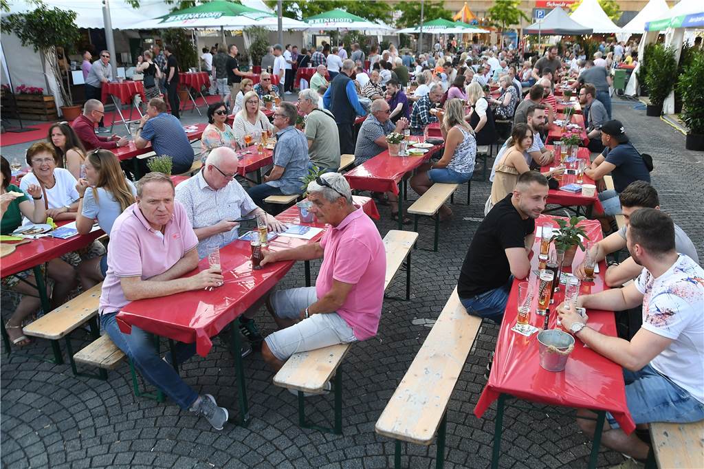 Großer Aufwand: Jedes Freiluft-Fest muss auf Risiken untersucht werden Auch beim gerade laufenden Stadtfest "Castrop kocht über" wurden die Risiken für Besucher im Vorfeld abgeschätzt.