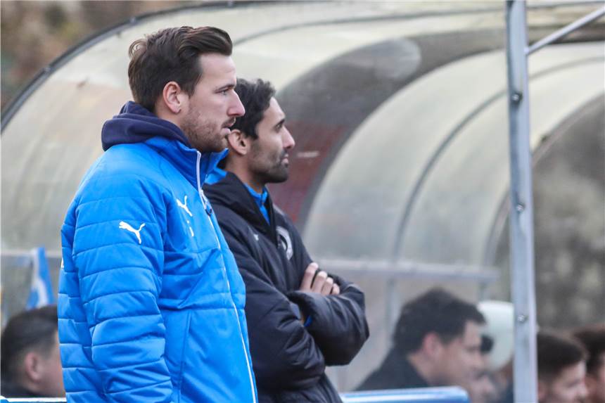 Angestellter von Borussia Dortmund traut dem FC Brünninghausen die Oberliga zu Auch Brünninghausens Trainerduo Florian Gondrum (l.) und Rafik Halim erhielt ein Lob.