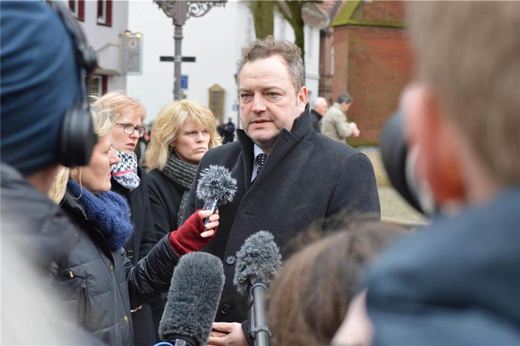 Auch Bürgermeister Bodo Klimpel musste noch einmal Interviews geben.