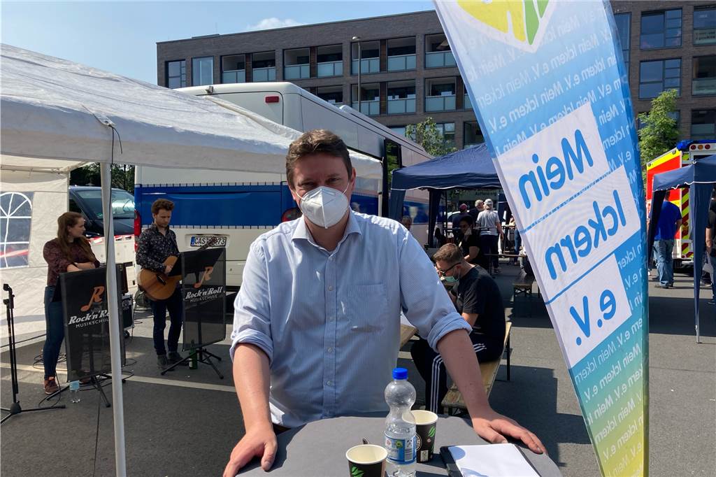 „Extrem gut angekommen“: Organisatoren des Impf-Events ziehen Bilanz Auch Bürgermeister Rajko Kravanja war vor Ort und sprach mit Bürgern.