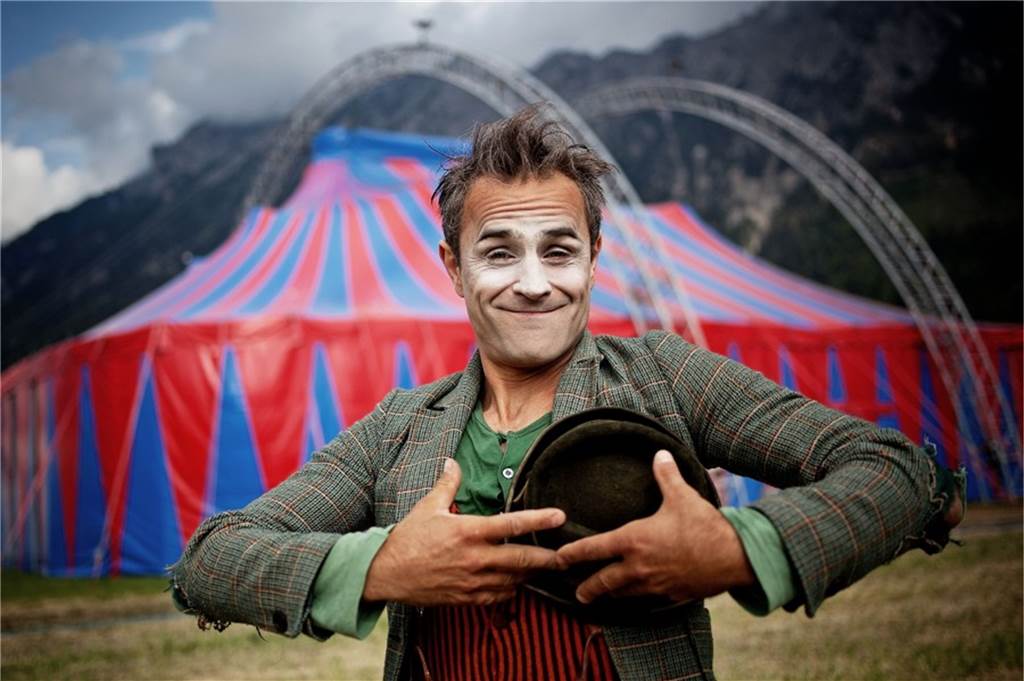 Tanz, Akrobatik und Jonglage: Straßentheater im Ruhrgebiet im August Auch Clown Pompo freut sich auf das erste StraßenKunstFestival mitten in Essen.