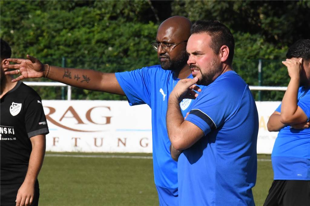 Athavan Varathan hadert mit Entlassung Auch Co-Trainer Nico Anders (r.) wird von seinen Aufgaben bei BW Alstedde entbunden.