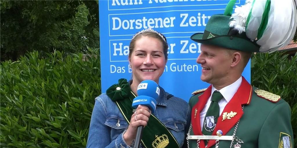 Video-Grüße aus der Fanbox beim Schützenfest in Lavesum Auch das alte Königspaar Josef Hovenjürgen und Lydia Schlüter nutzten die Fanbox für einige Worte an die Schützengemeinschaft.