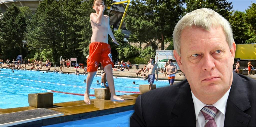 Stadt will Familien entlasten – lehnt aber Gastro- und Einkauf-Rabatte ab Auch das Freibad Volksbad wird von privater Hand betrieben - Besucher können den Dortmund-Pass dort nicht geltend machen. Kämmerer Jörg Stüdemann kündigt Änderungen an.