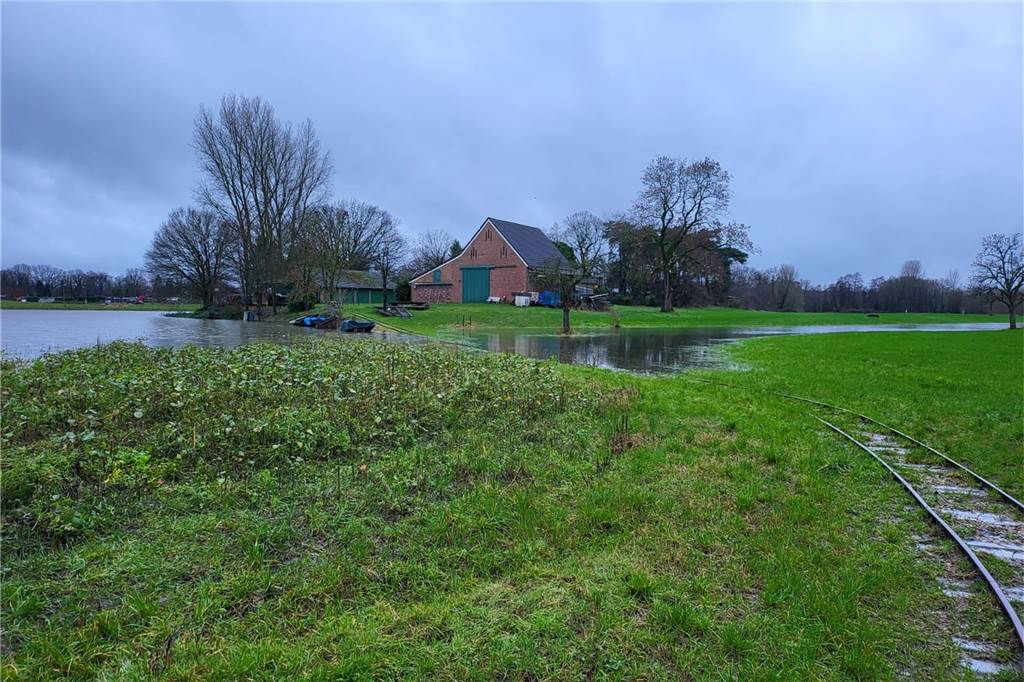 Hochwasser: Anwohner übt scharfe Kritik an der Gemeinde Schermbeck Auch das Gelände der Feldbahnfreunde Schermbeck und Gahlen befindet sich auf dem Gelände vom Hof Haferkamp.