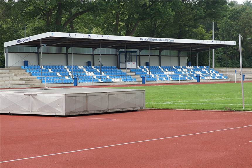 Stadt Kamen schließt ihre Sportanlagen Auch das Jahnstadion ist seit Samstag wieder für sportliche Aktivitäten geschlossen.