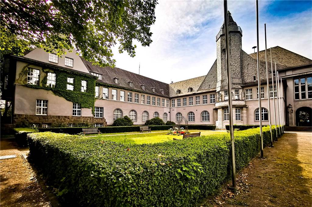Zu sehen ist das Schwerter Rathaus.