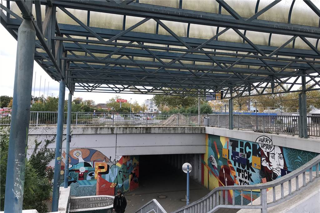 Bahnhofstunnel in Dorsten wird abgerissen: Umwege und Einschränkungen Auch das Tonnendach über dem Freiraum zwischen den beiden Tunneln kommt weg.