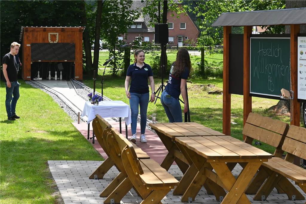 Outdoor-Kegelbahn in Dorsten eröffnet: Termine können bald gebucht werden Auch das Umfeld der Kegelbahn lädt zum gemütlichen Verweilen ein.