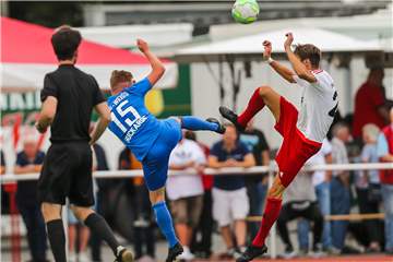 Auch den West-Cup-Finalisten BW Huckarde (in Blau) hat ASC-Coach Dominik Altfeld auf dem Schirm.