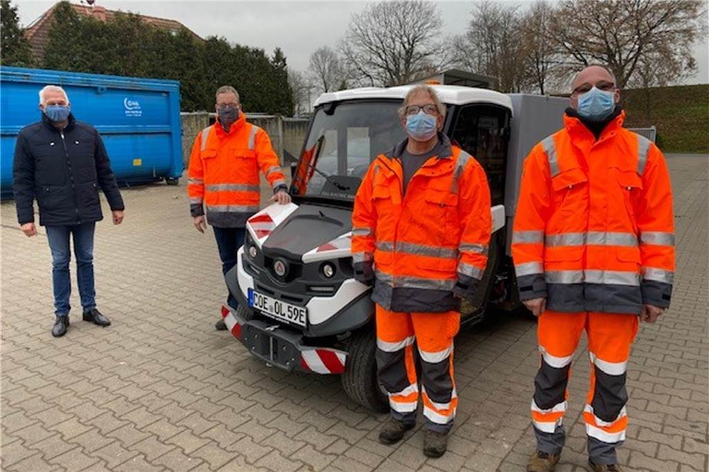 Von der Kettensäge bis zum Nutzfahrzeug - Olfen steht unter Strom Auch der Bauhof fährt elektrisch. Er plant die Anschaffung eines weiteren Fahrzeugs im Frühjahr 2021.