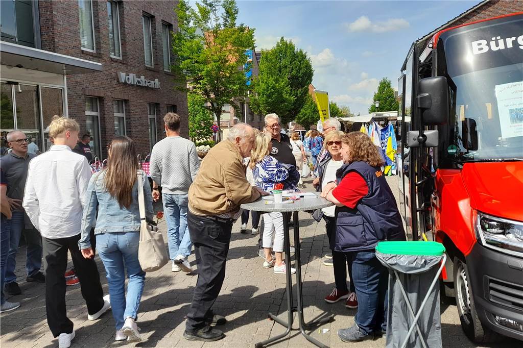Auch der Bürgerbus war vor Ort.