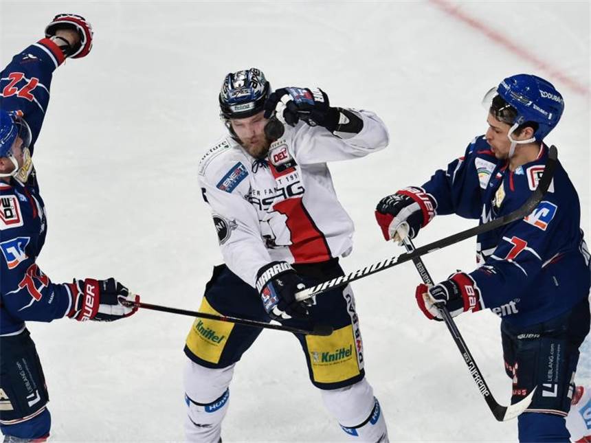DEL im spannenden Endspurt vor Playoffs - Mannheim bangt Auch der deutsche Meister Adler Mannheim muss noch um die Playoffs kämpfen. Foto: Uwe Anspach