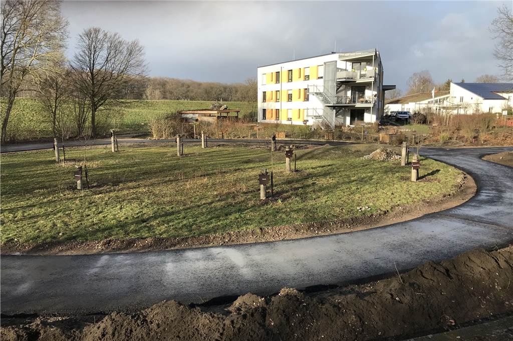 Rundweg, Spielgeräte, Kanalterrasse: Bürgerpark nimmt Formen an Auch der Stadtteil- und Städtepartnerschafts Obsthain samt dem Essbaren Garten ist künftig an das Wegesystem angeschlossen.