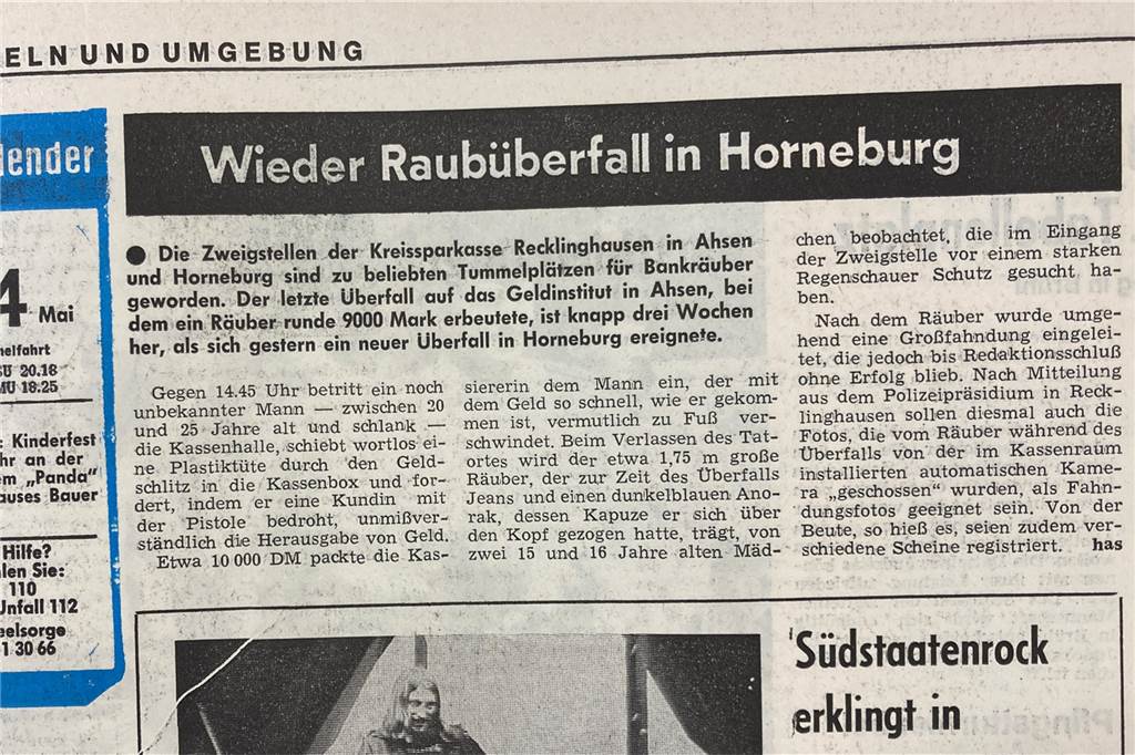 Selbst Bankräuber haben Ursula Osthushenrich aus Datteln nicht abgeschreckt Zeitungsausschnitt zum zweiten Überfall auf die Sparkasse Horneburg 1979.