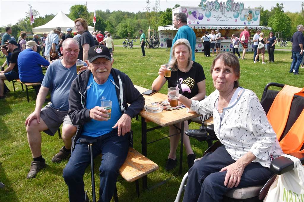Auch die älteren Gäste hatte ihren Spaß beim Familienfest.