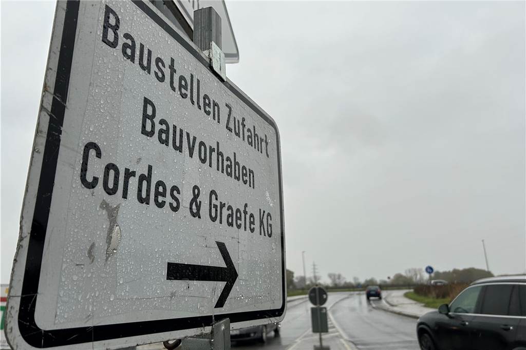 Lkw-Anlieferungen zum Logistikzentrum: Das plant Cordes & Graefe Auch die Baustellenzufahrt führt bereits über die Kochstraße.