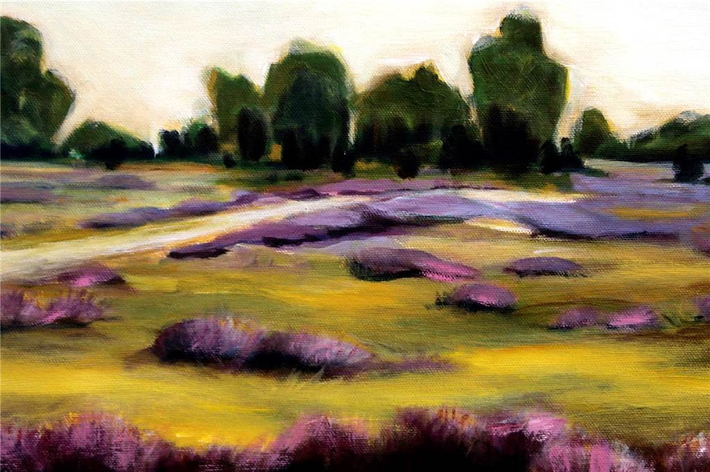 Auch die blühende Westruper Heide hat Antje Clara Bücker gemalt.