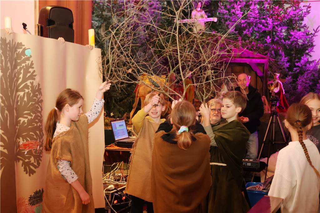 Spendenkonzert für HUB Erle: Rock, Plattdeutsch, Jazz und ein Gebet Auch die Brejpottspoellers traten in der Kirche auf.