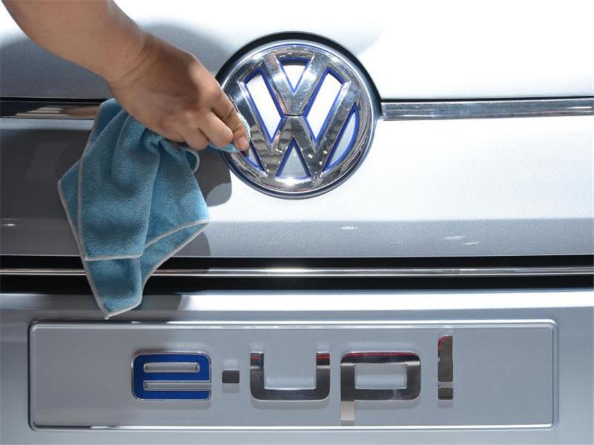 VW präsentiert E-Golf auf IAA Auch die Elektrovariante des Kleinwagens Up wird auf der IAA zu sehen sein. Foto: Marcus Brandt