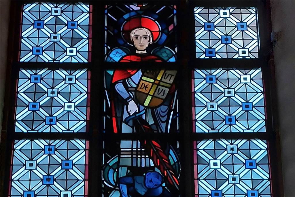 Besichtigungen: So schön ist die renovierte Herz Jesu Kirche in Lünen Auch die Fenster sind aufgearbeitet worden.