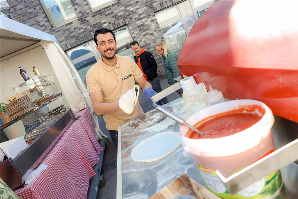 „Dorsten is(s)t mobil“: Durststrecke bei Stadtfesten endlich vorbei Auch die Gastronomen freuten sich, endlich wieder auf einem Stadtfest die Gäste begrüßen zu können.
