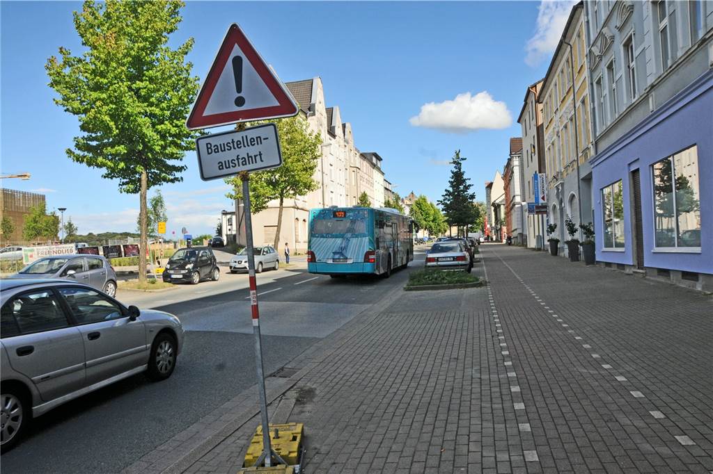 Beschäftigte am Phoenix-See parken alles zu – auch im „alten“ Hörde Auch die Hermannstraße und ihre Seitenstraßen sollen in das Parkraumkonzept für den Phoenix-See einbezogen werden.