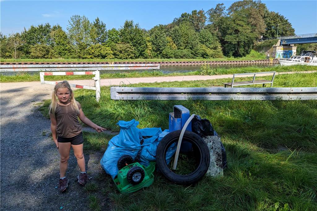 Auch die Kleinsten halfen beim "World Cleanup Day" in Lünen.