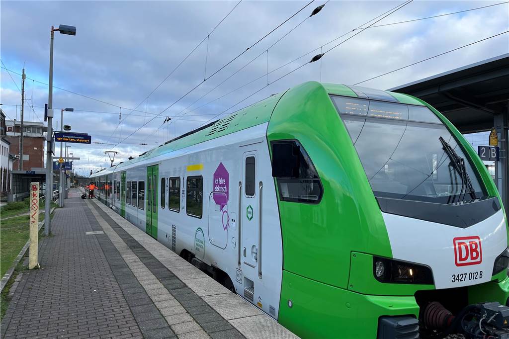 Bahnstreik: Drei von vier Linien über Haltern fallen aus RE 41 im Bahnhof Haltern am See