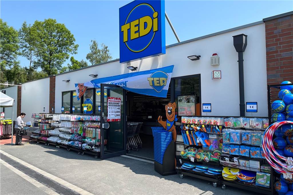 Zwei Neueröffnungen: Tedi und Rossmann beleben Husener Einkaufszentrum Auch die neue Tedi-Filiale im Einkaufszentrum Husen hat am 1. Juni eröffnet