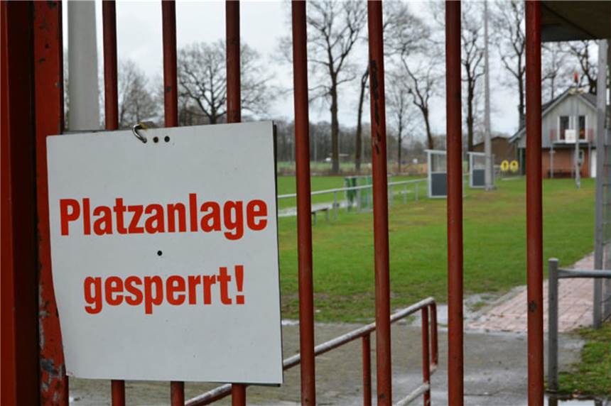 Ligastart fällt flach: Einige Plätze schon jetzt fürs Wochenende gesperrt Auch die Plätze im Nienborger Eichenstadion bleiben übers Wochenende gesperrt.