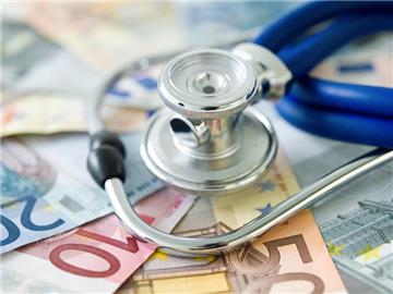 Auch die privaten Krankenversicherer leiden unter den Niedrigzinsen. Foto: Franziska Gabbert