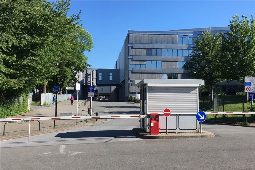 Widerstand gegen Weg-Sperrung zwischen Kreuzviertel und Stadion wächst Auch die Radfahrer kämpfen darum, dass der Weg zwischen den Messehallen als wichtige Verbindung zwischen Kreuzviertel und Strobelallee offen bleibt.