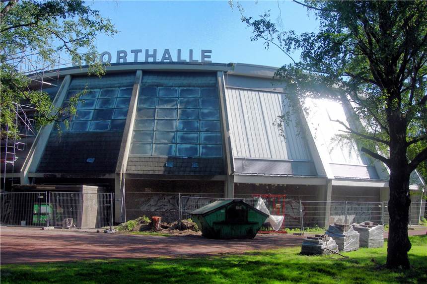 Stadtverwaltung lässt Sporthallen in Lünen weiter geschlossen Auch die Rundsporthalle muss weiter geschlossen bleiben. Allerdings nicht wie auf diesem Archivbild wegen Baumaßnahmen. Schuld ist weiterhin das Coronavirus.