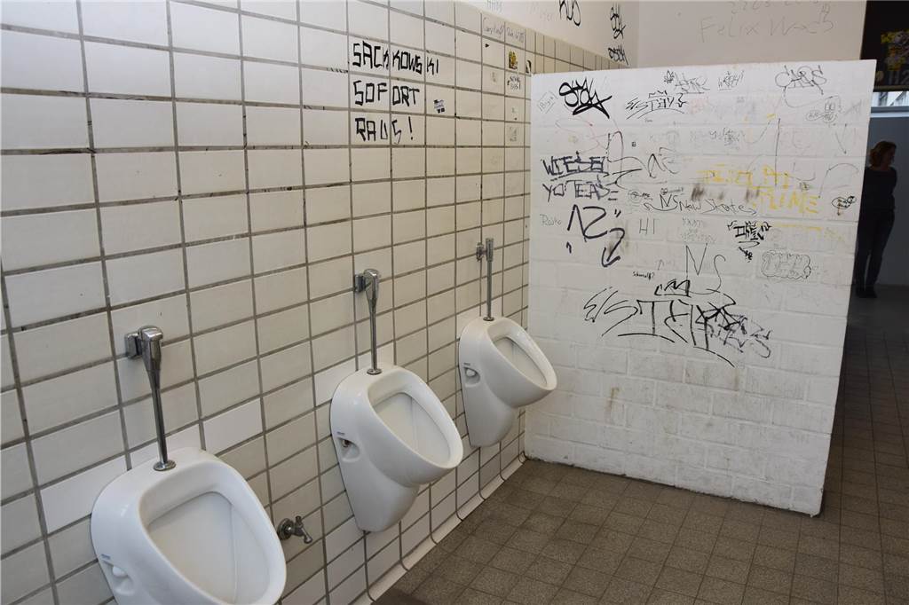 Schul-Toiletten
