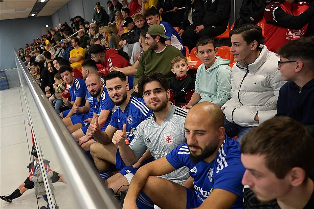 BG Schwerin gewinnt beim Kültürspor-Turnier: Dortmund-Duell um Platz drei nach Verletzung abgebrochen Auch die Stimmung bei den Spielern von Gastgeber Kültürspor Datteln war bestens.