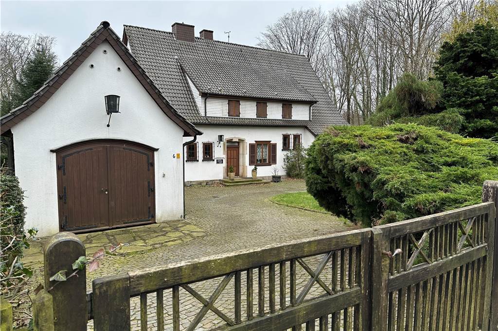 So teuer sind die Top-Immobilien in Lünen, Selm und Werne Auch diese Villa aus dem Jahr 1950 tauchte schon vor einige Wochen auf dem Online-Portal auf.