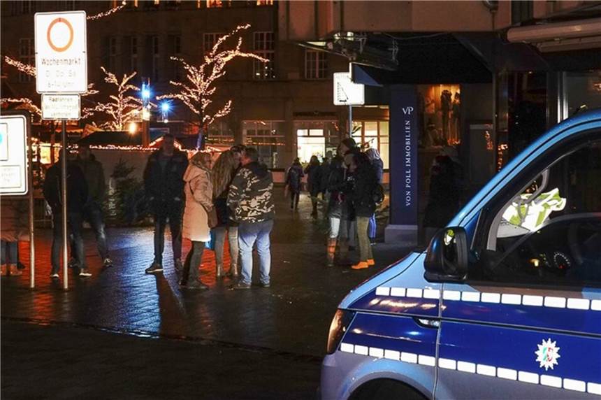 Wieder Corona-Protest in Castrop-Rauxel: 80 Personen angemeldet Auch diesen Montag (7.2.) wollen Corona Skeptiker- und Leugner wieder durch die Castroper Altstadt ziehen, um gegen die aktuellen Corona-Maßnahmen zu demonstrieren.