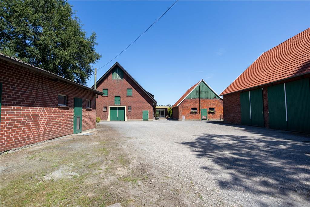 Gemeinde will zwei Höfe in Oedinger Bauerschaft Hinterm Busch verkaufen Auch dieser Hof in der Oedinger Bauerschaft Hinterm Busch steht zum Verkauf.
