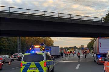 Auch eine Schwangere wurde bei der Massenkollision auf der A1 am Montag verletzt. 