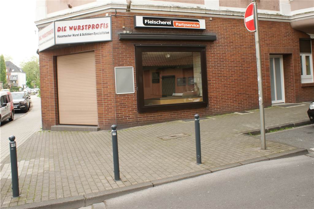 Früher Kino, dann Penny, nun Schandfleck: Was wird aus dieser Immobilie in Marten? Auch einen Fleischer gibt es in Marten nicht mehr. Nur ein leerstehendes Ladenlokal.