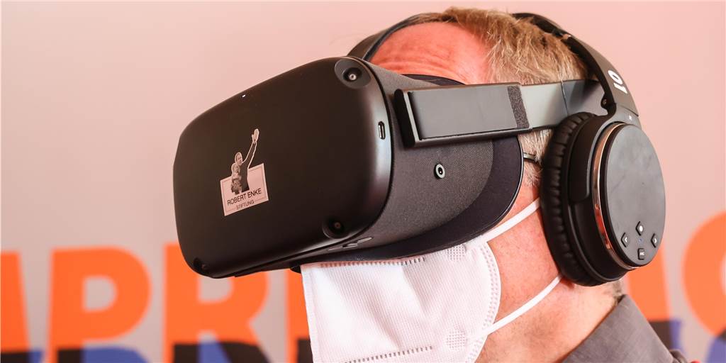 Depression: „Man überlegt sich zweimal, ob man aus dem Bett aussteigt“ Auch für Chefarzt und Psychiater Dr. Thomas Finkbeiner war das Nachempfinden einer Depression per Virtual-Reality-Brille eine neue Erfahrung,