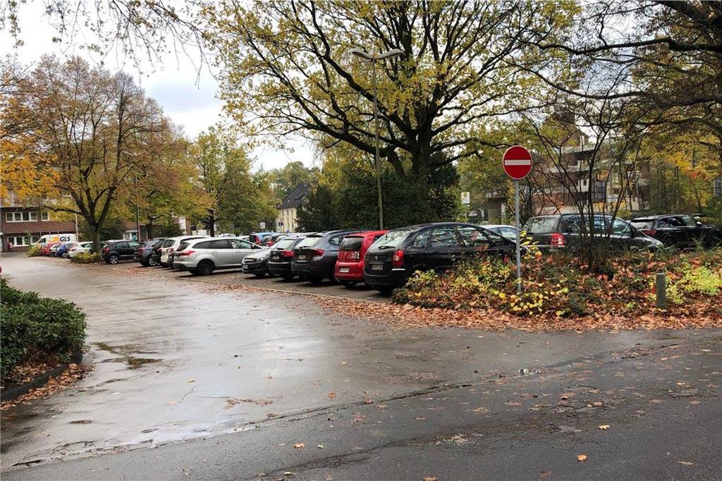 Parken in der City von Dorsten: Freitagnachmittags immer kostenlos Parkplatz vor dem Paul-Spiegel-Berufskolleg