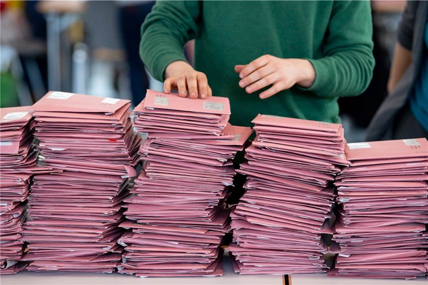 Lünen sucht Wahlhelfer für die Kommunalwahlen im September Auch für die Auszählung der Stimmen, die per Briefwahl abgegeben werden, werden Helferinnen und Helfer gebraucht.