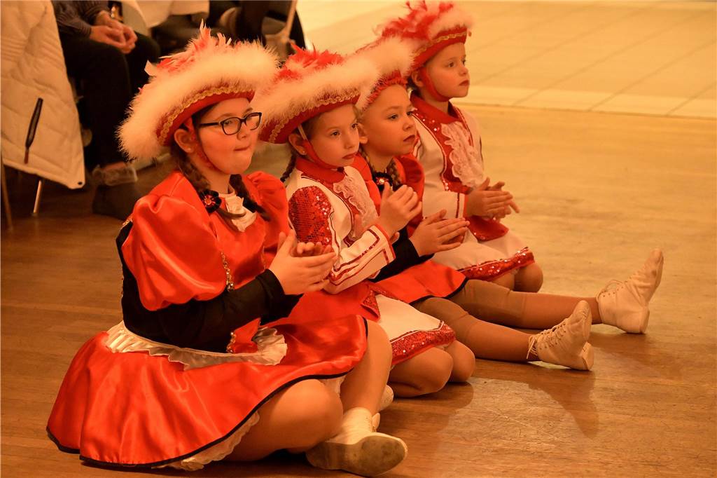 Karnevalevents rund um Weiberfastnacht und Rosenmontag Funkemariechen im Kolpingsaal in Werne