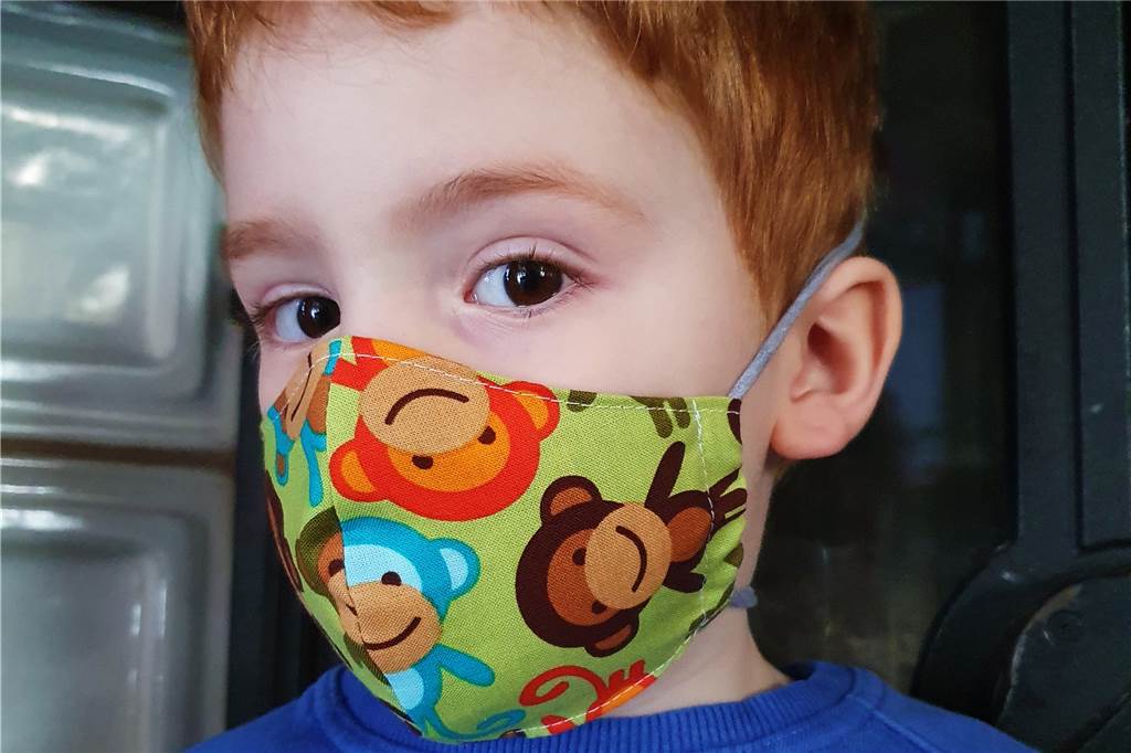 Maßschneiderin näht in der Corona-Krise schöne Mund-Nasen-Masken Auch für Kinder gibt es lustige Masken.